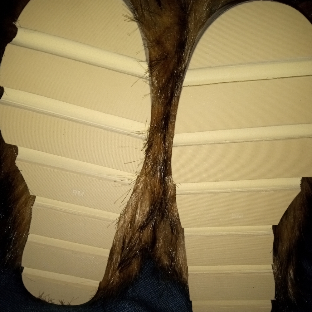 The " WALK OF THE WILD " Faux Fur with Buckle Straps ( BRAND NEW !!!!!!!!!!!!!!! - Picture 4 of 4